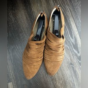 chinese laundry slit flats!